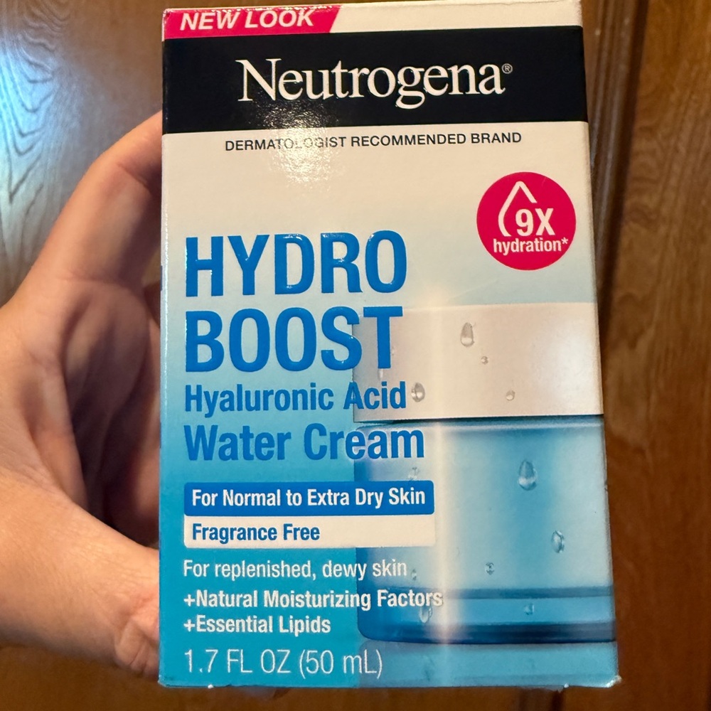 Neutrogena Hydro Boost Hyaluronic Acid Water Cream - Blue and White Packaging